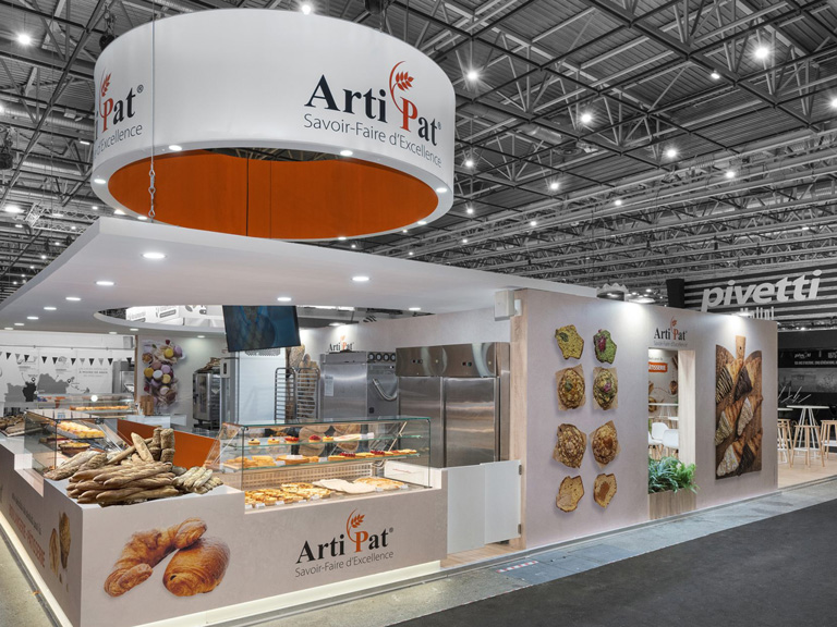 Grand Format - Stand